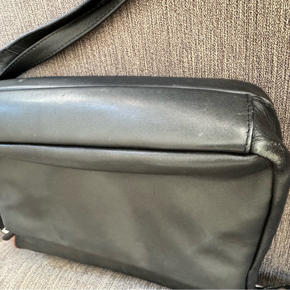 Derek Alexander Black/Brandy colour Leather CIERRA
Crossbody Flap Organizer - Picture 8 of 11